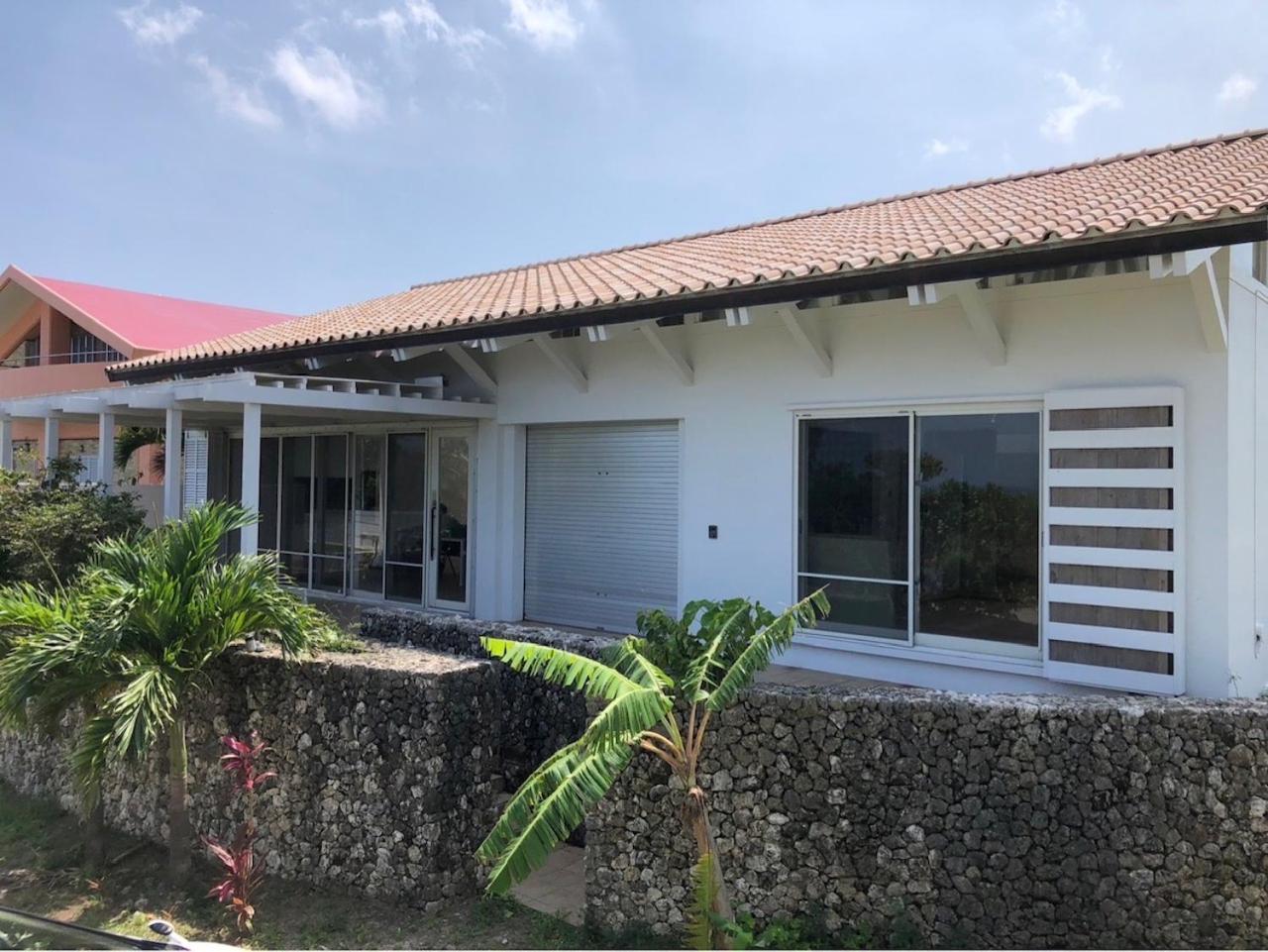 727セブンツーセブン石垣島ベース Hotel Ishigaki  Exterior photo